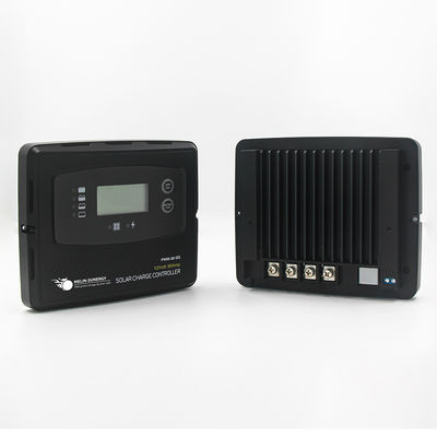 Buon prezzo 30 Amp Digital Solar Charge Controller PWM per batterie Lifepo4 con BMS Wake Up in linea